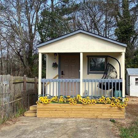 Your Own Cozy Tiny Home Остелл Экстерьер фото