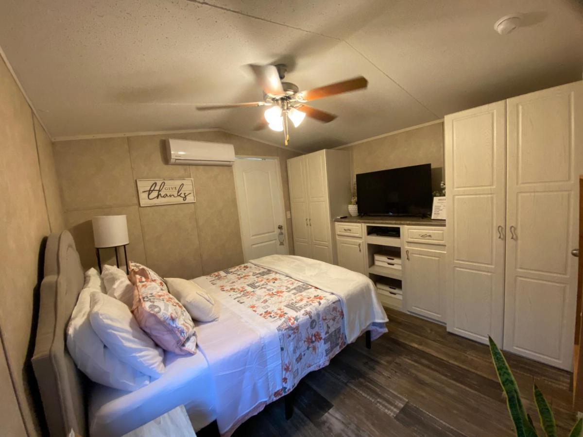 Your Own Cozy Tiny Home Остелл Экстерьер фото