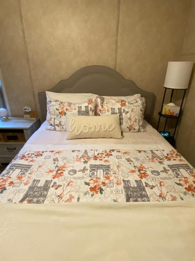 Your Own Cozy Tiny Home Остелл Экстерьер фото
