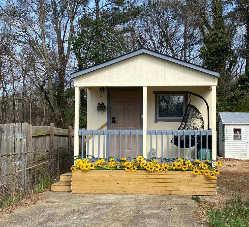 Your Own Cozy Tiny Home Остелл Экстерьер фото